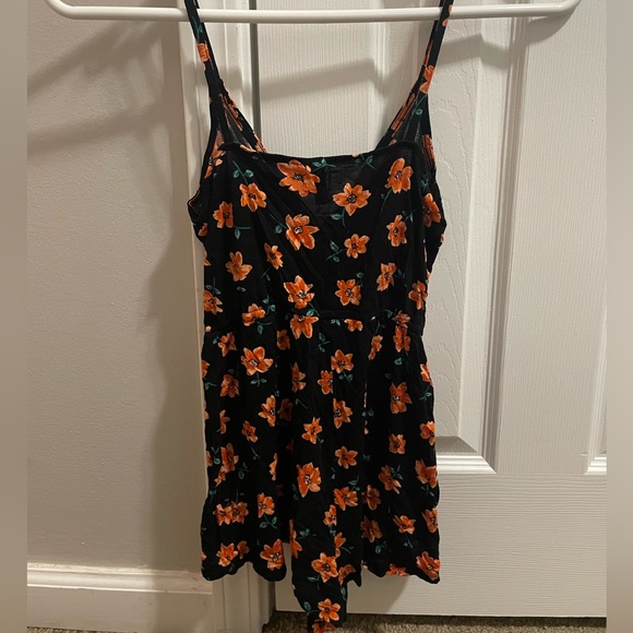 divided romper size 2 💕 - Picture 5 of 5